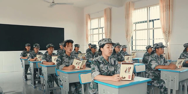 孩子三个年龄段的叛逆家长应该怎么做(图1) 孩子三个年龄段的叛逆家长应该怎么做(图1)
