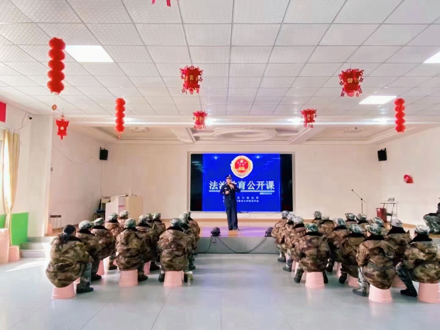 正苗启德学校法制教育公开课