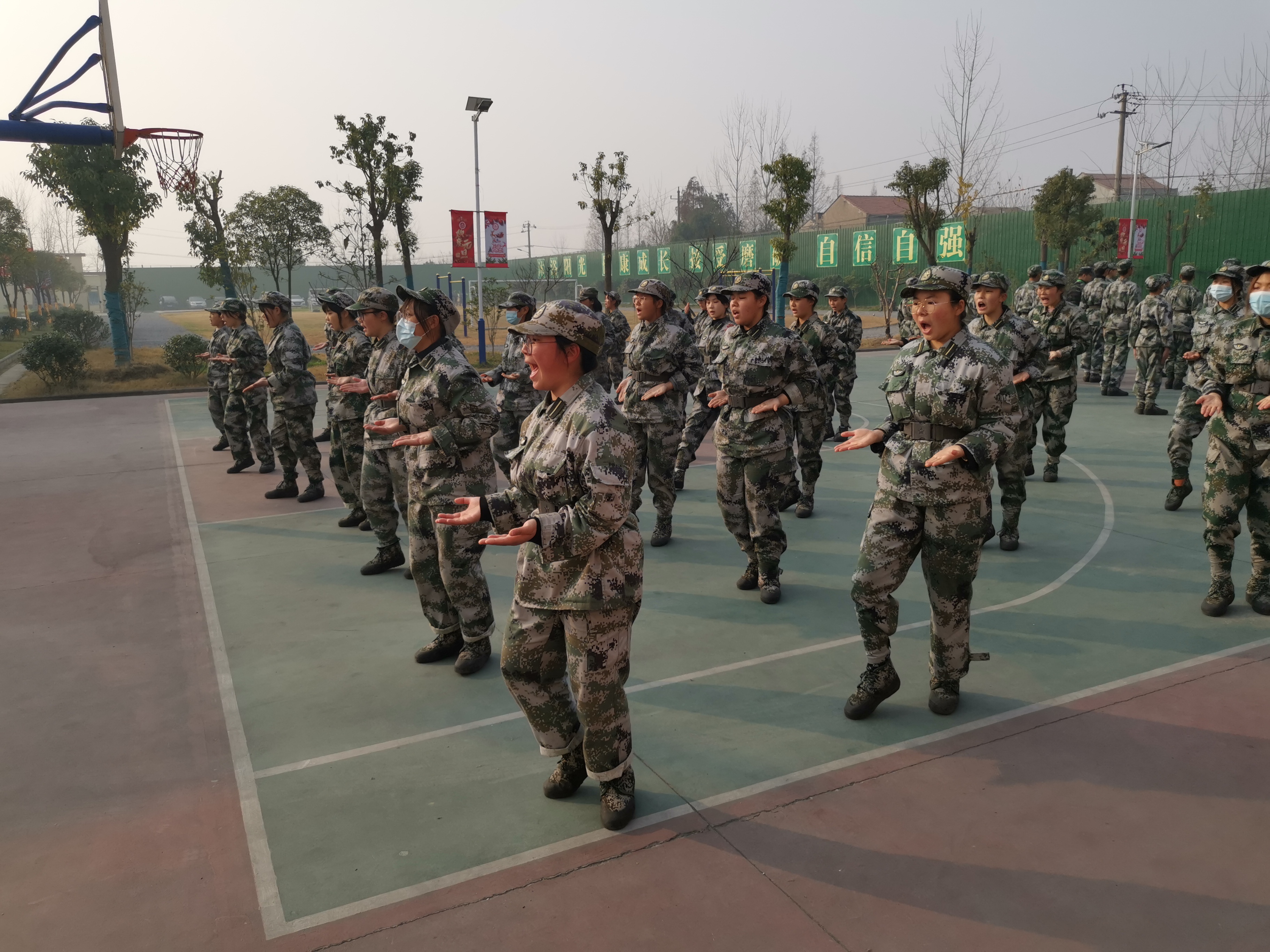 正苗启德青少年特训学校军训