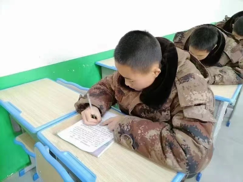 正苗启德青少年特训学校学生