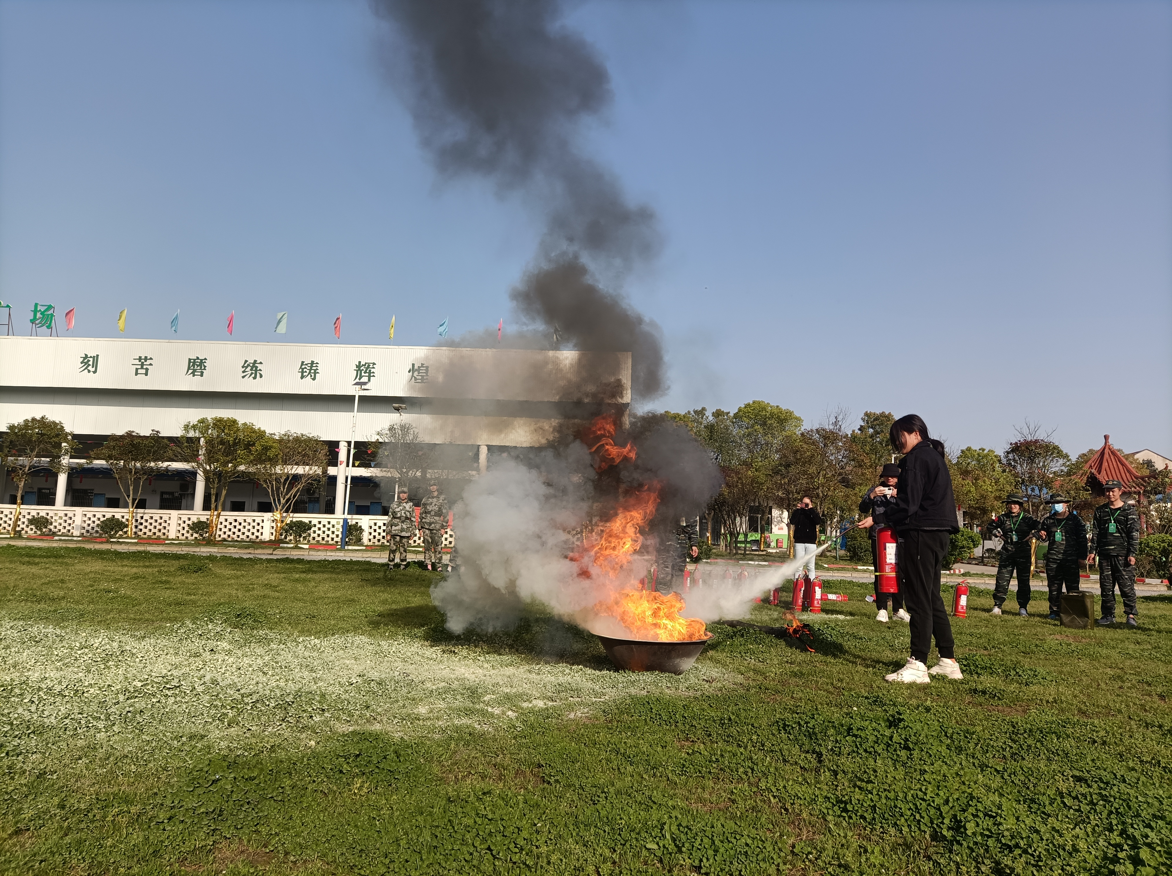 正苗启德青少年特训学校消防课